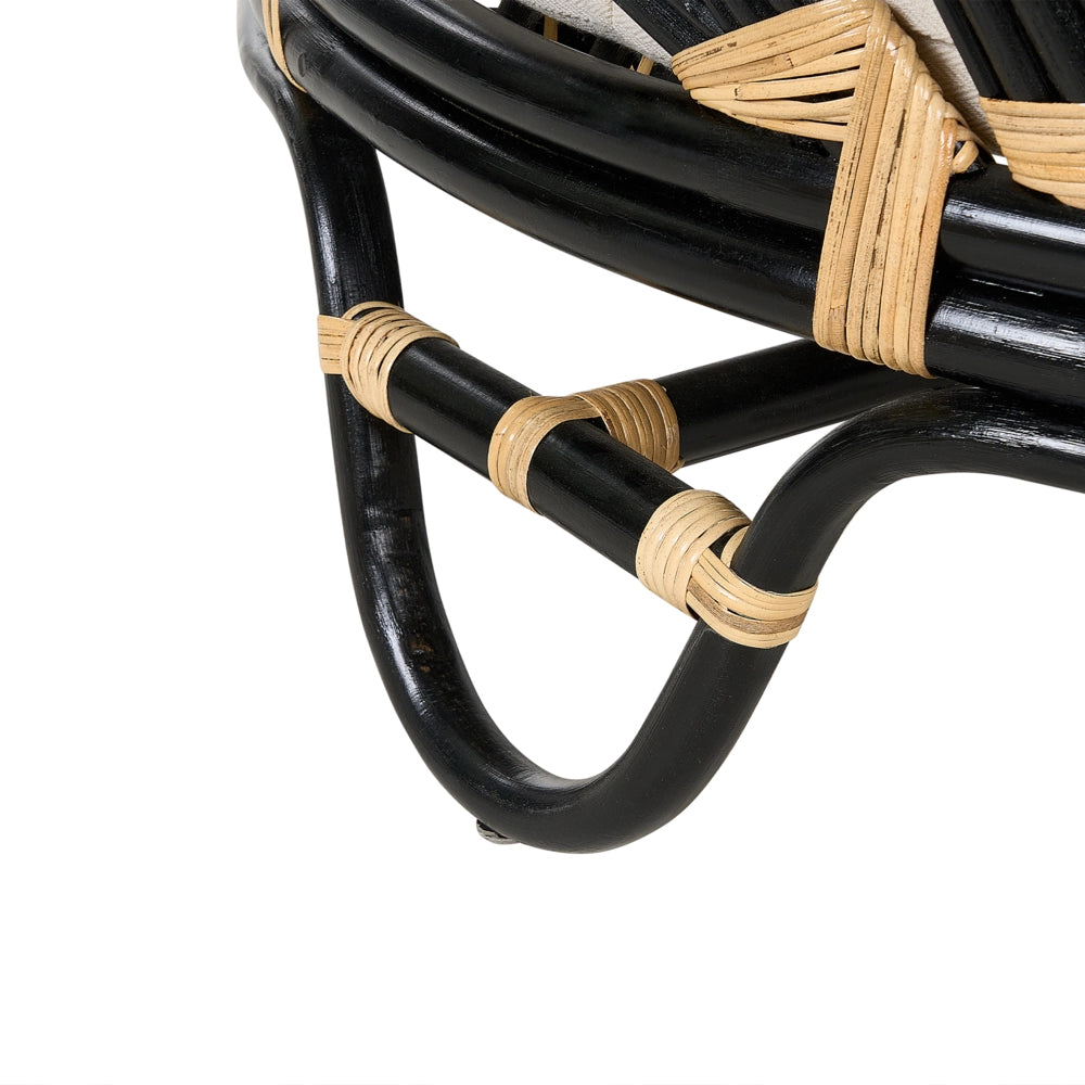 Lettino da esterno in rattan nero con cuscini resistenti alle intemperie stile boho tradizionale