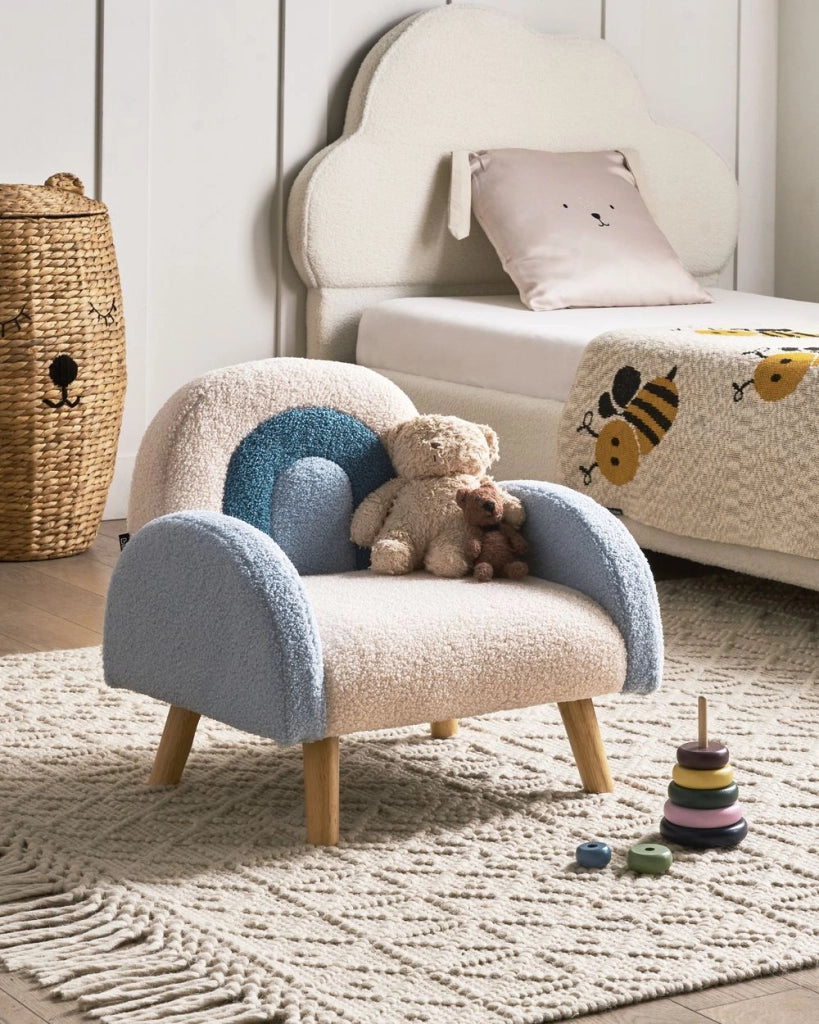 Poltrona per bambini Sedia imbottita con gambe in legno azzurro arcobaleno cameretta