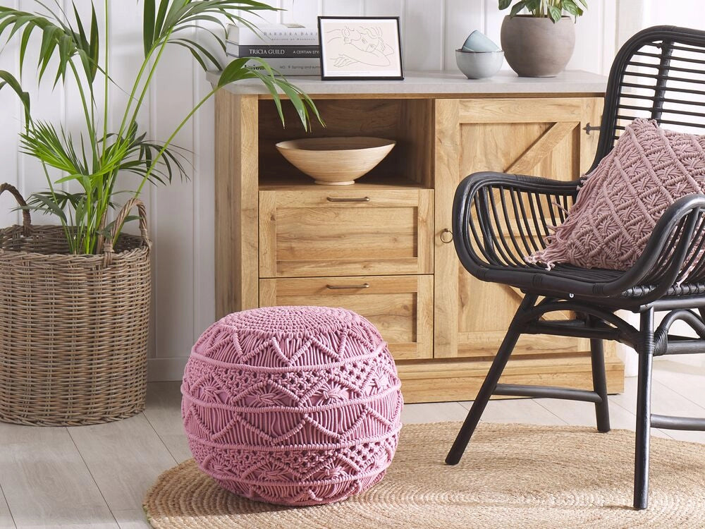 Pouf lavorato a maglia Poggiapiedi rotondo intrecciato all'uncinetto in cotone rosa