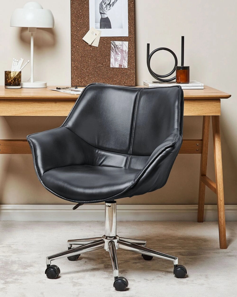 Sedia da ufficio in ecopelle nero girevole altezza regolabile stile moderno home office