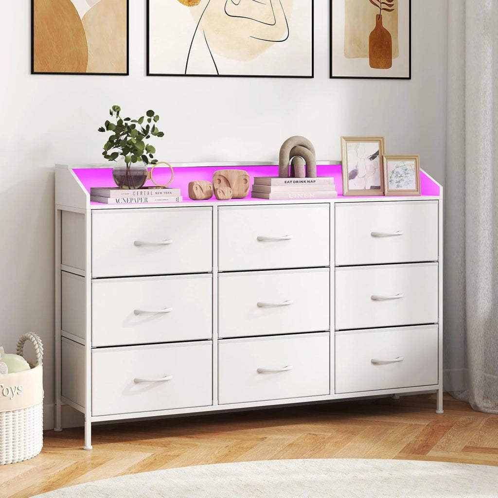 Cassettiera Camera da Letto, Comò con 9 Cassetti in Tessuto, Stazione di Ricarica e Luci LED, Struttura in Metallo, Armadietto per Ingresso e Soggiorno, 127 x 29 x 84 cm, Bianco