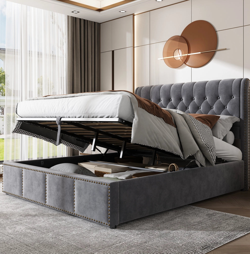Letto imbottito 140x200 cm con contenitore; rete a doghe e panca contenitore in velluto grigio