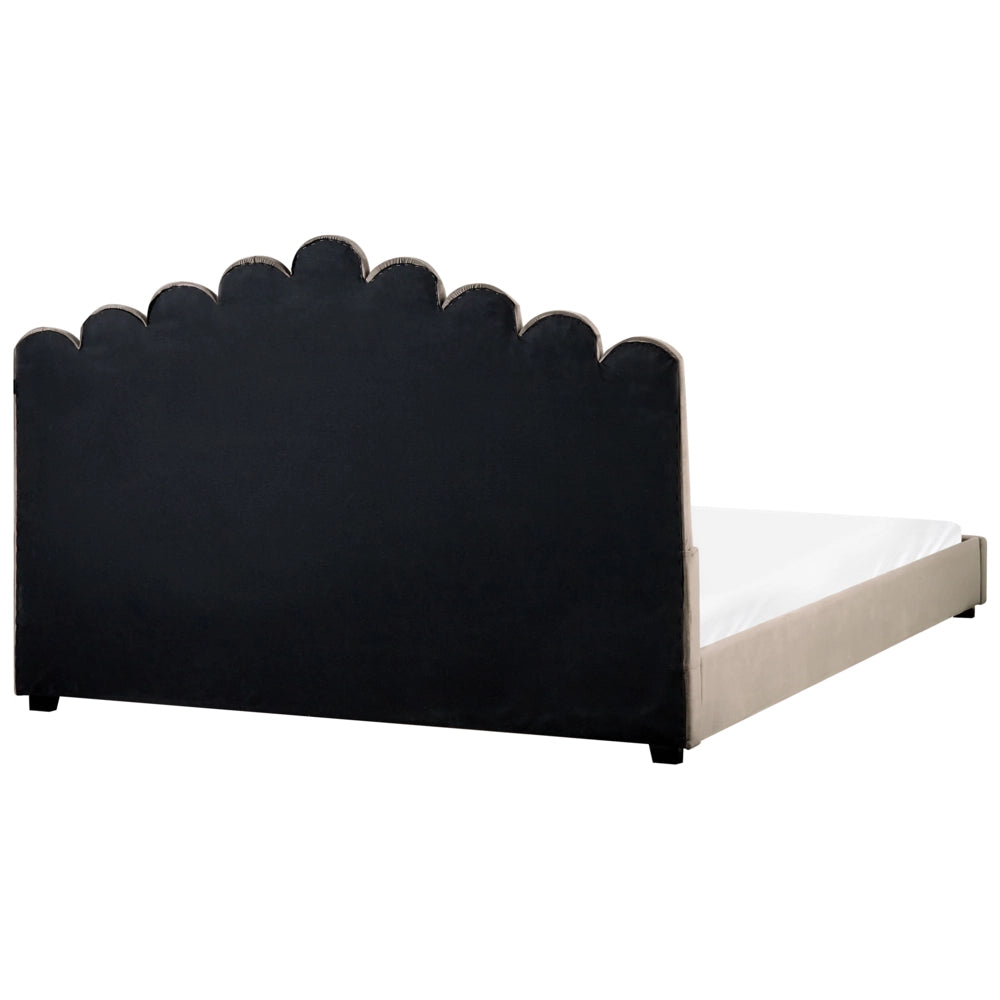 Letto matrimoniale ad acqua in velluto tortora 180 x 200 cm testata alta a conchiglia stile classico retrò