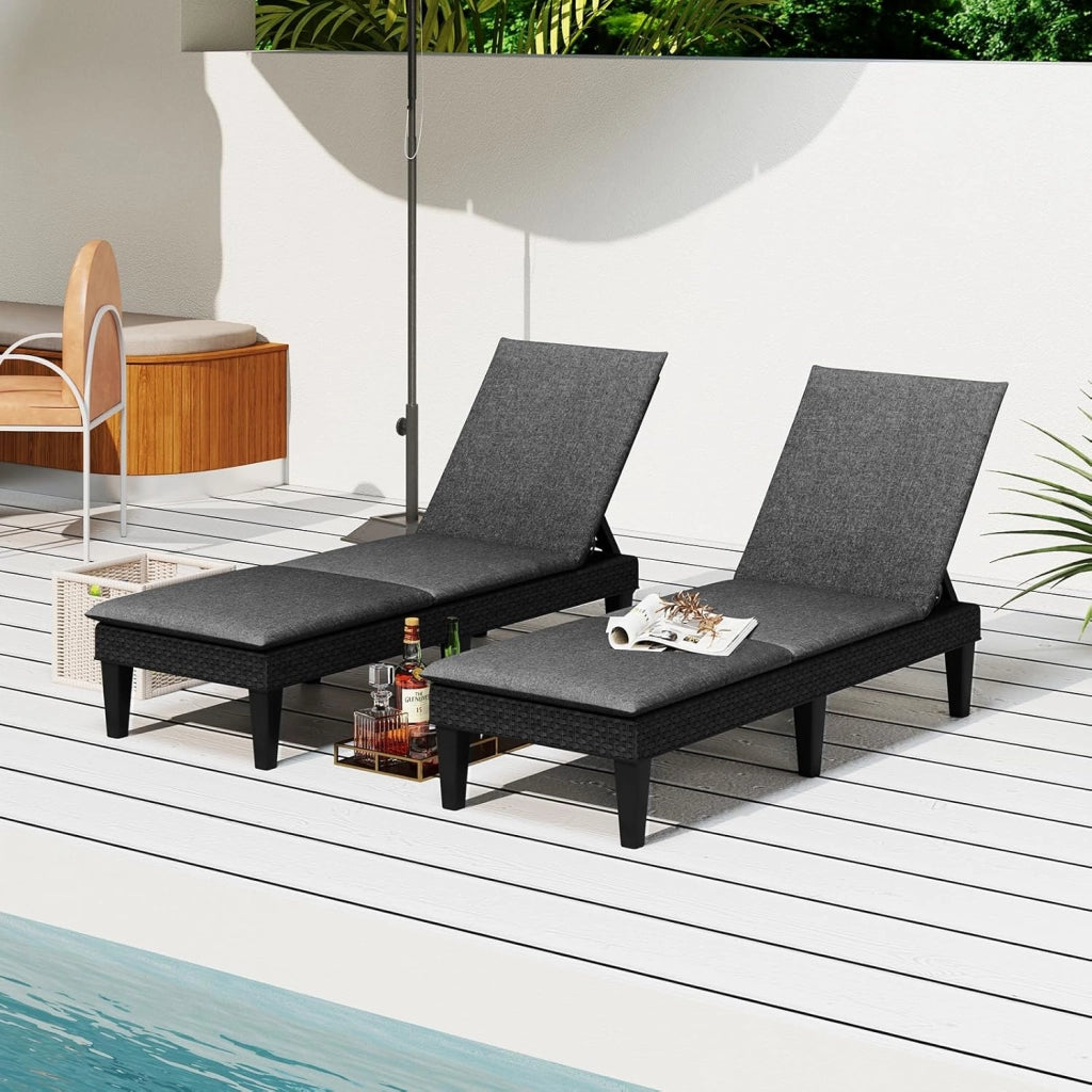 Lettino Prendisole con Schienale Reclinabile in 3 Livelli, Sedia a Sdraio da Spiaggia in Rattan PP, Lettino da Giardino per Esterno, Piscina, Max Portato 150 kg, Nero (Con Cuscino Grigio)
