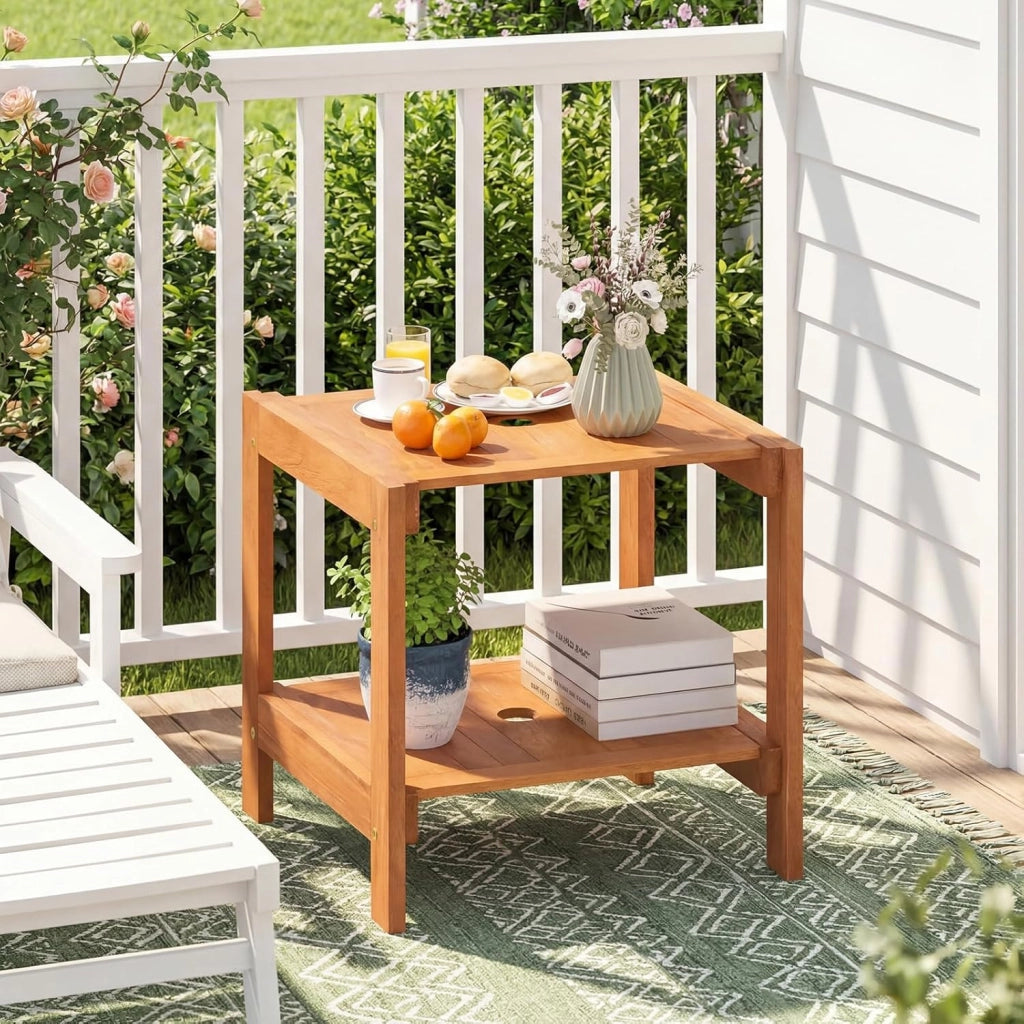 Tavolino da Esterno con Foro per Ombrellone 4 cm, Tavolo da Balcone in Legno Massello, a 2 Ripiani, Salvasapzio, per Giardino, Terrazzo, Cortile, Portata 40 kg, 51 x 48 x 45 cm