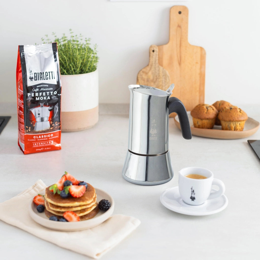 Caffettiera Venus 4 Tazze in Acciaio Inox Lucido e Satinato Compatibile con Induzione Made in Italy Bialetti