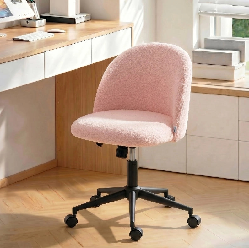Sedia da ufficio girevole in teddy fleece rosa, regolabile in altezza, con ruote