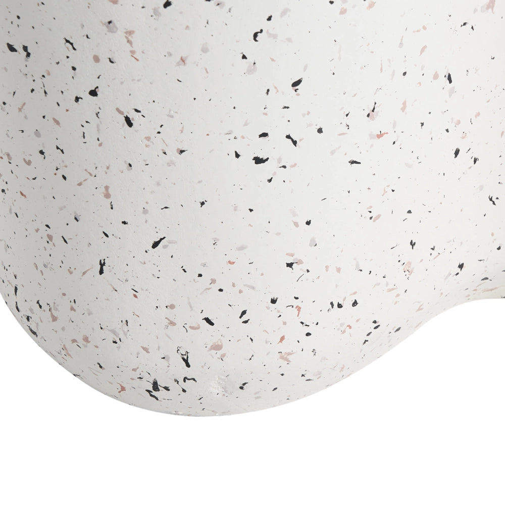 Tavolino bianco con effetto terrazzo in fibra di vetro con ossido di magnesio Forma irregolare Da interno e da esterno Moderno Resistente ai raggi UV