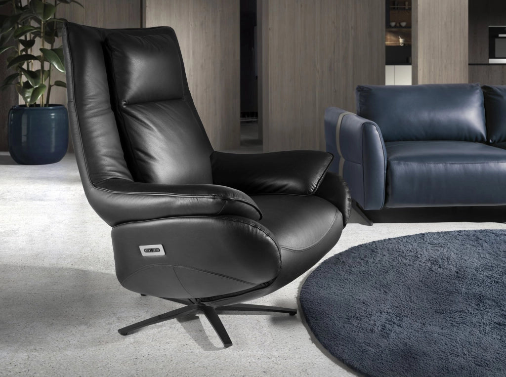 Poltrona girevole in pelle nera