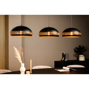 Sospensione lineare H340 nera a 3 luci con cupole in metallo