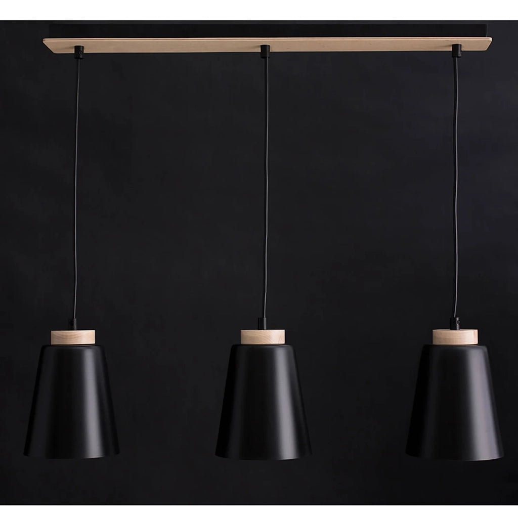 Lampadario 3 Luci Lancillotto Con Paralumi A Cono In Acciaio Nero E Legno Naturale