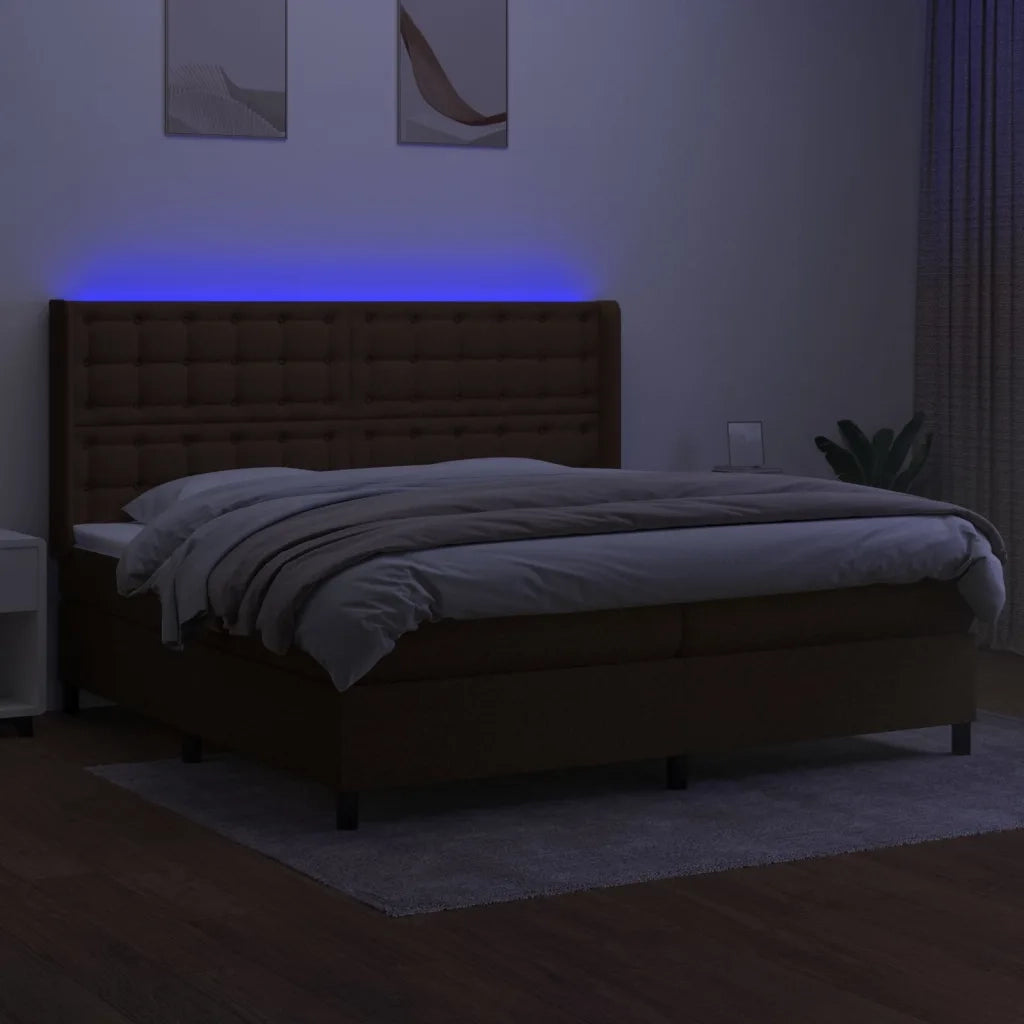 Letto a Molle Materasso e LED MarroneScuro 200x200cm in Tessuto 3138664