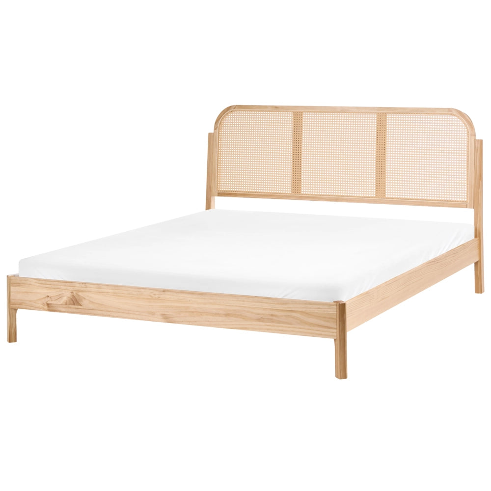 Letto matrimoniale con struttura in legno di pino e testiera in rattan sintetico 160x200 cm con doghe per camera da letto color marrone chiaro