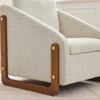 Poltrona d'arredo per soggiorno con braccioli in legno, cuscino posteriore e tessuto in chenille, 73.5x73.5x73.5 cm, Beige
