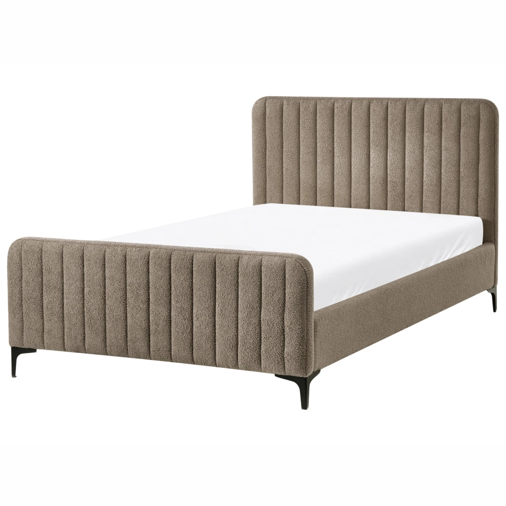 Letto matrimoniale in bouclè con testiera trapuntata gambe in metallo da 120 x 200 cm e base a doghe tortora Design moderno