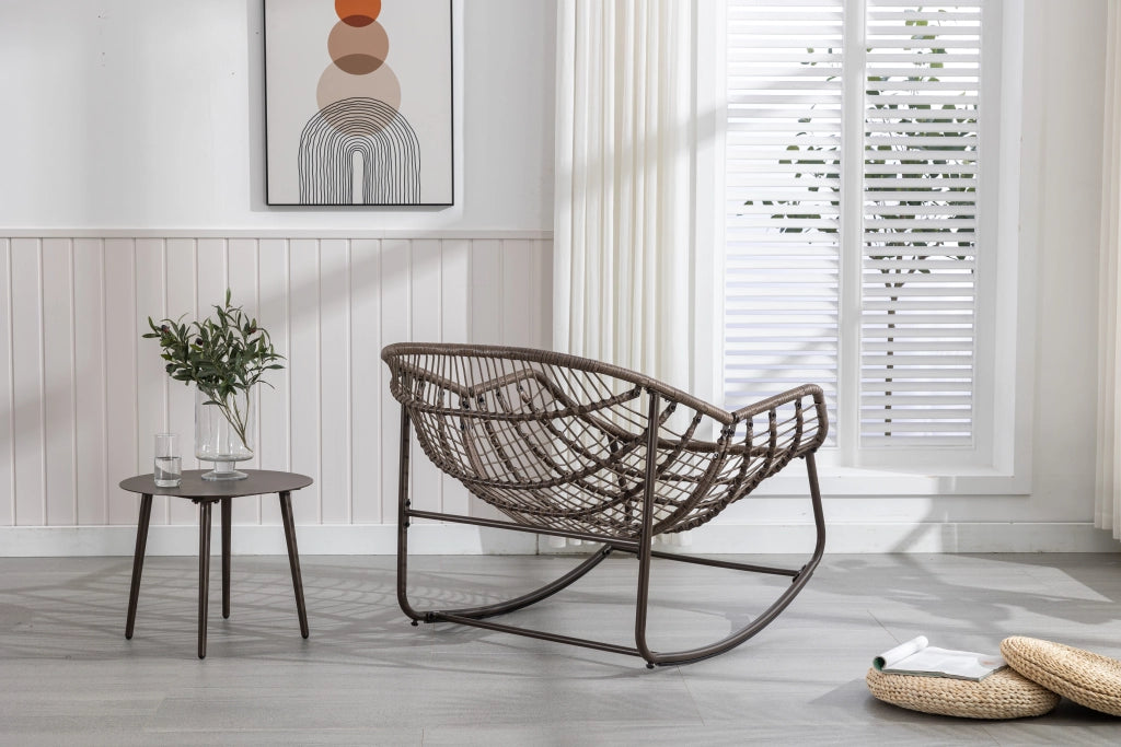 Rocking-chair in rattan sintetico con struttura in acciaio e design ergonomico, verde oliva 78 × 106 × 90 cm