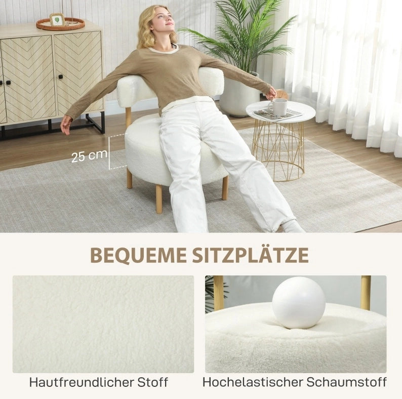 Poltrona lounge in bouclé crema con gambe effetto legno