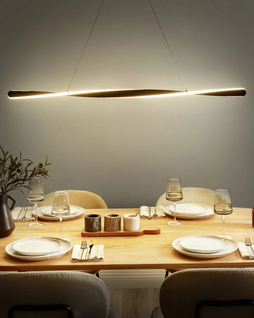 Lampadario con luce LED integrata e paralume in metallo nero illuminazione stile moderno