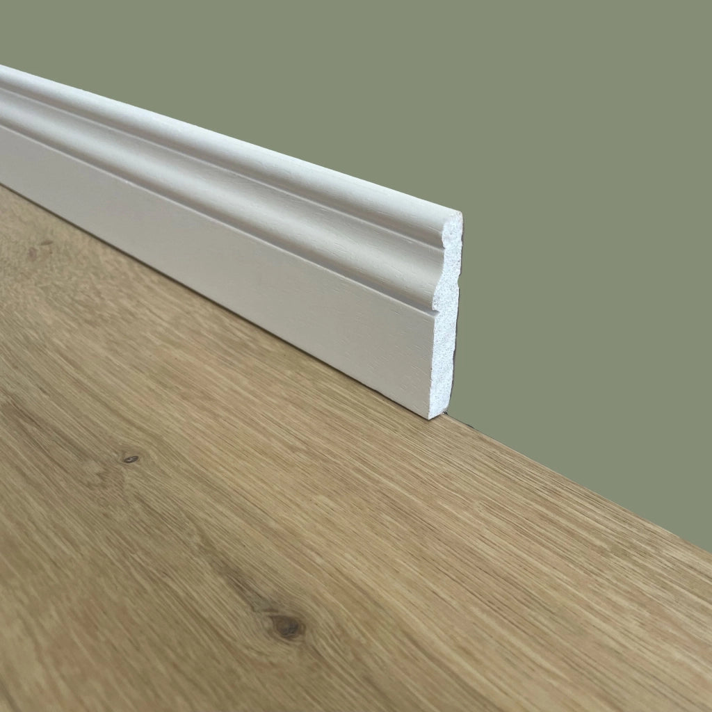 bancale da 100 metri lineari di Battiscopa in Legno Massello Ducale 60x10mm Laccato Bianco
