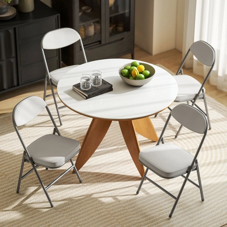 Set di 4 sedie pieghevoli imbottite con schienale inclinato; struttura in metallo; bianco crema