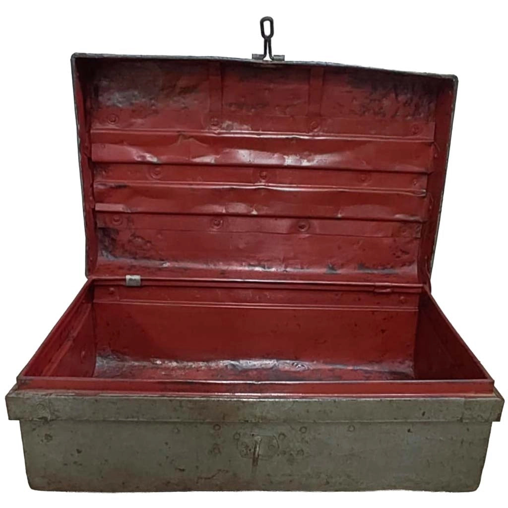 Valigia artigianale in metallo, 67x37x25h cm