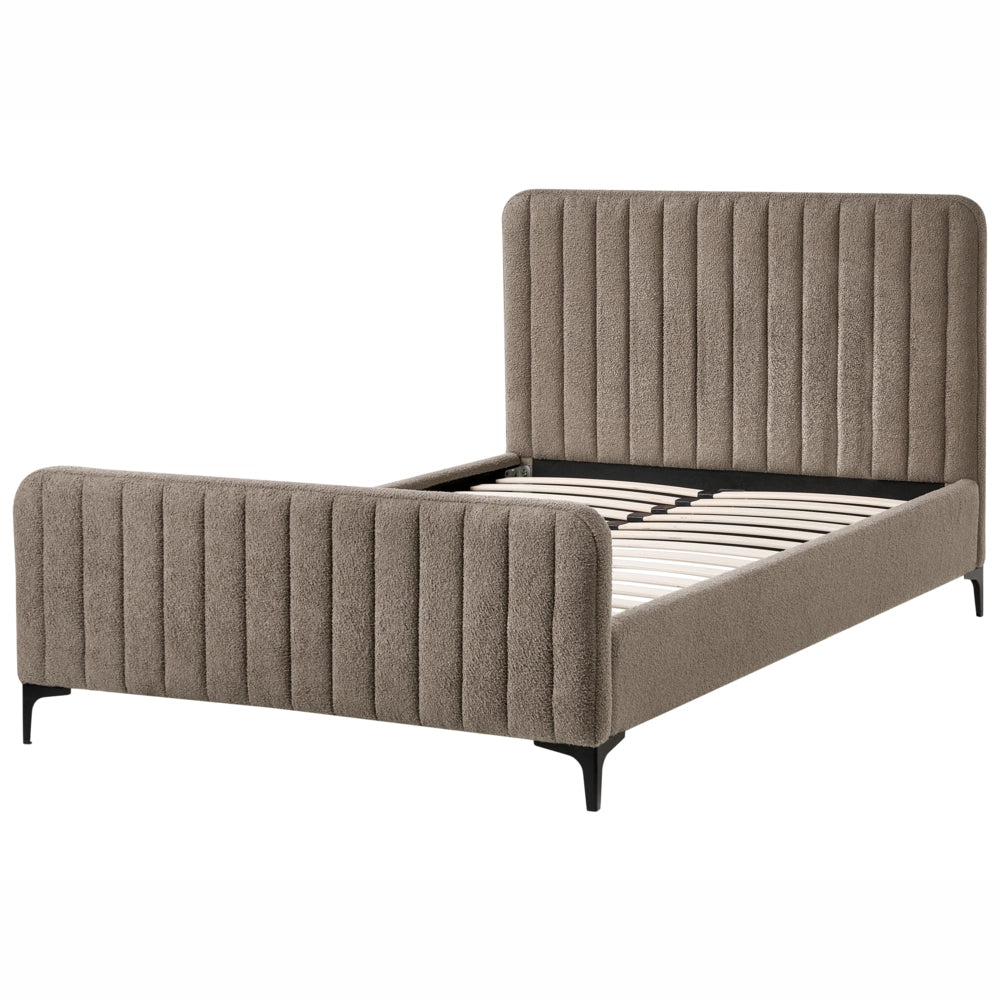 Letto matrimoniale in bouclè con testiera trapuntata gambe in metallo da 120 x 200 cm e base a doghe tortora Design moderno