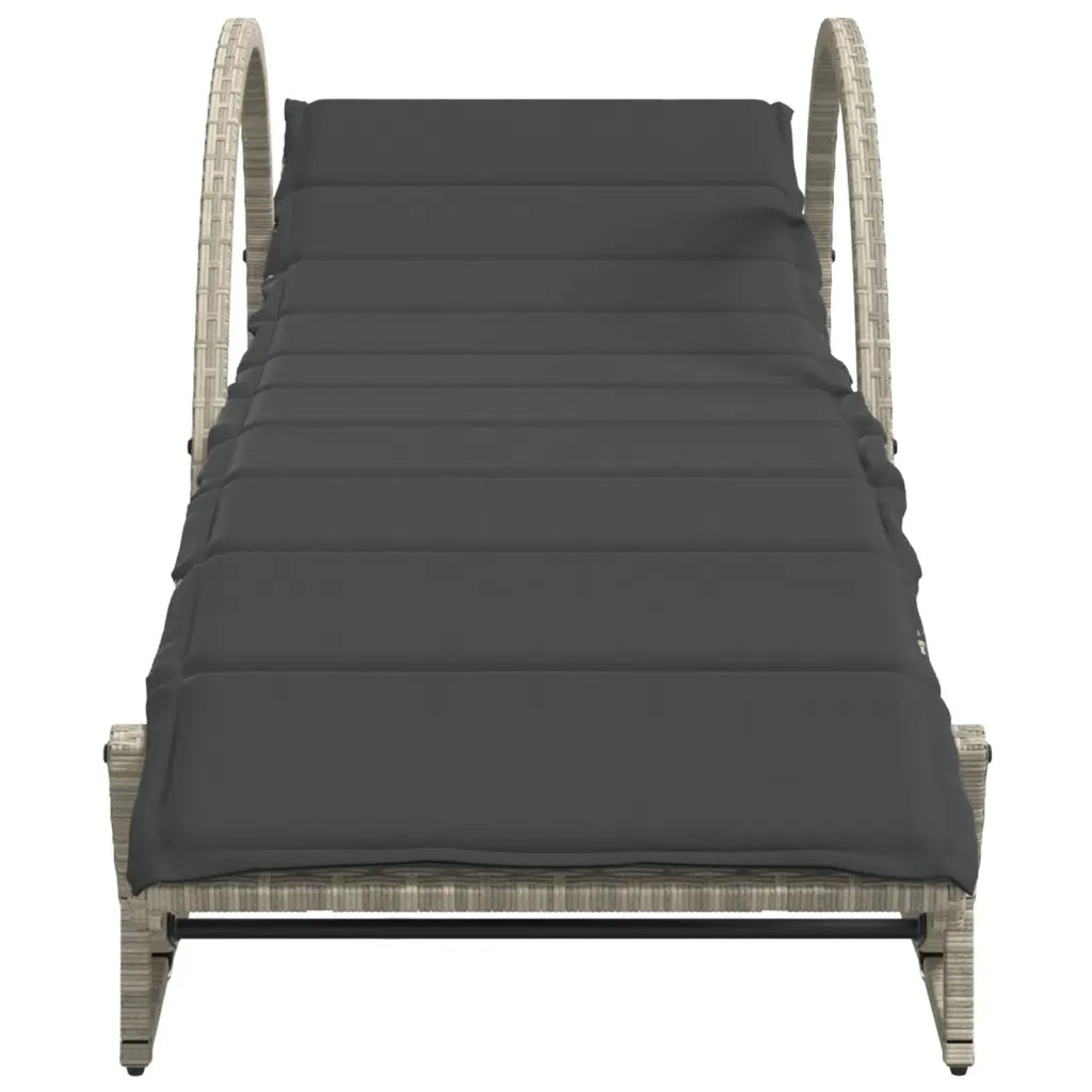 Lettini Prendisole 2pz con Tavolino Grigio Chiaro in Polyrattan 368268