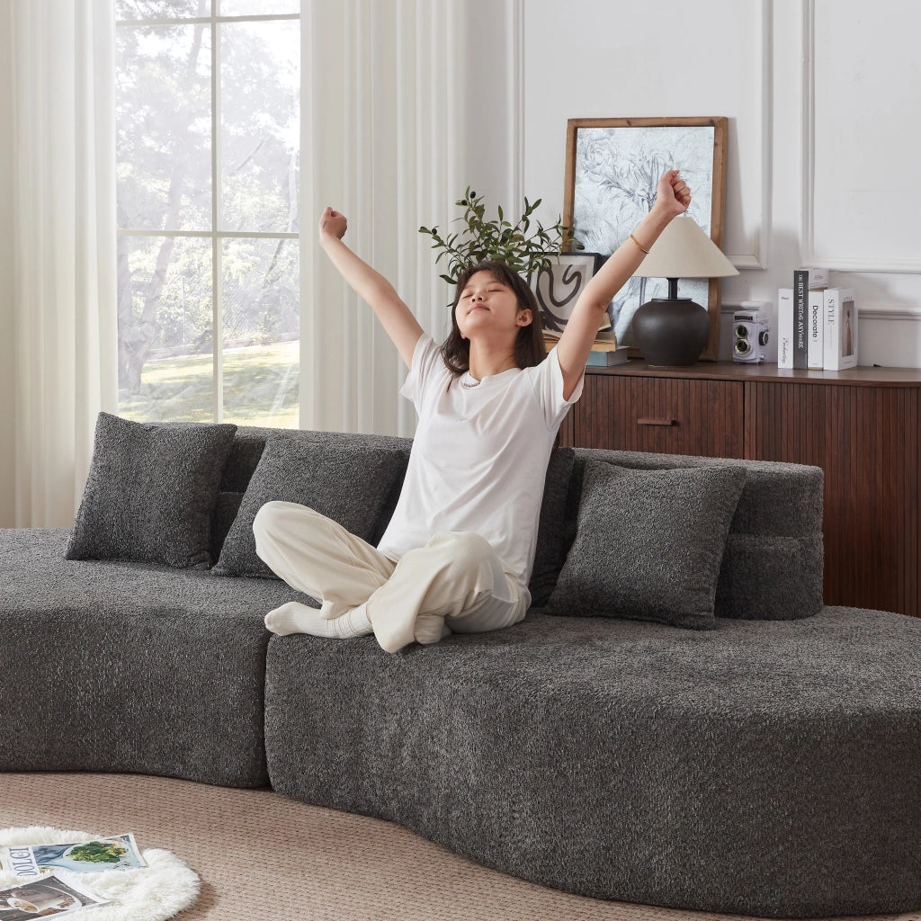 Divano modulare in ciniglia con schienale a strati e design arrotondato, componibile in due pezzi per interni moderni grigio