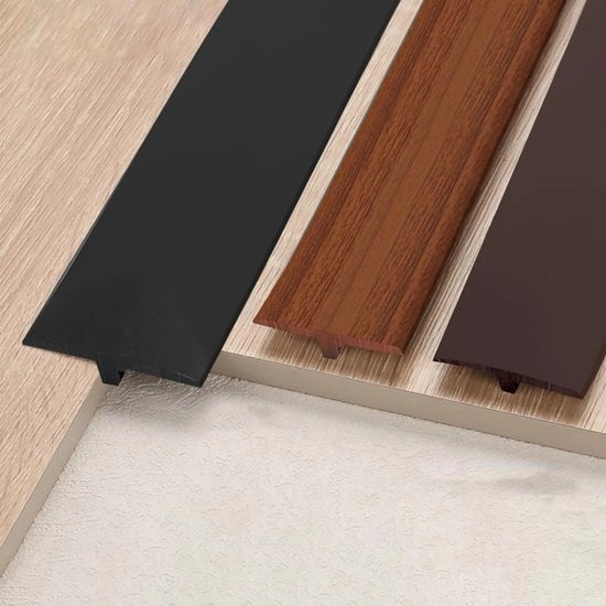 Profilo di transizione autofissante, 5 x 300 cm striscia di transizione pavimento, striscia di passaggio, PVC, per i gradini e le pavimentazioni di transizione tra parquet e piastrelle (nero)