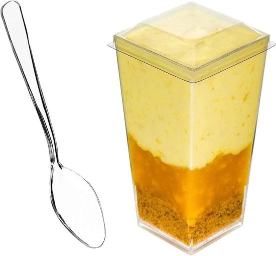 Mini portate dessert 3 oz con cucchiai e coperchi - Forma quadrata Alta - Bicchieri di plastica trasparenti per dessert - Piatti da portata riciclabili - Dessert per feste antipasti