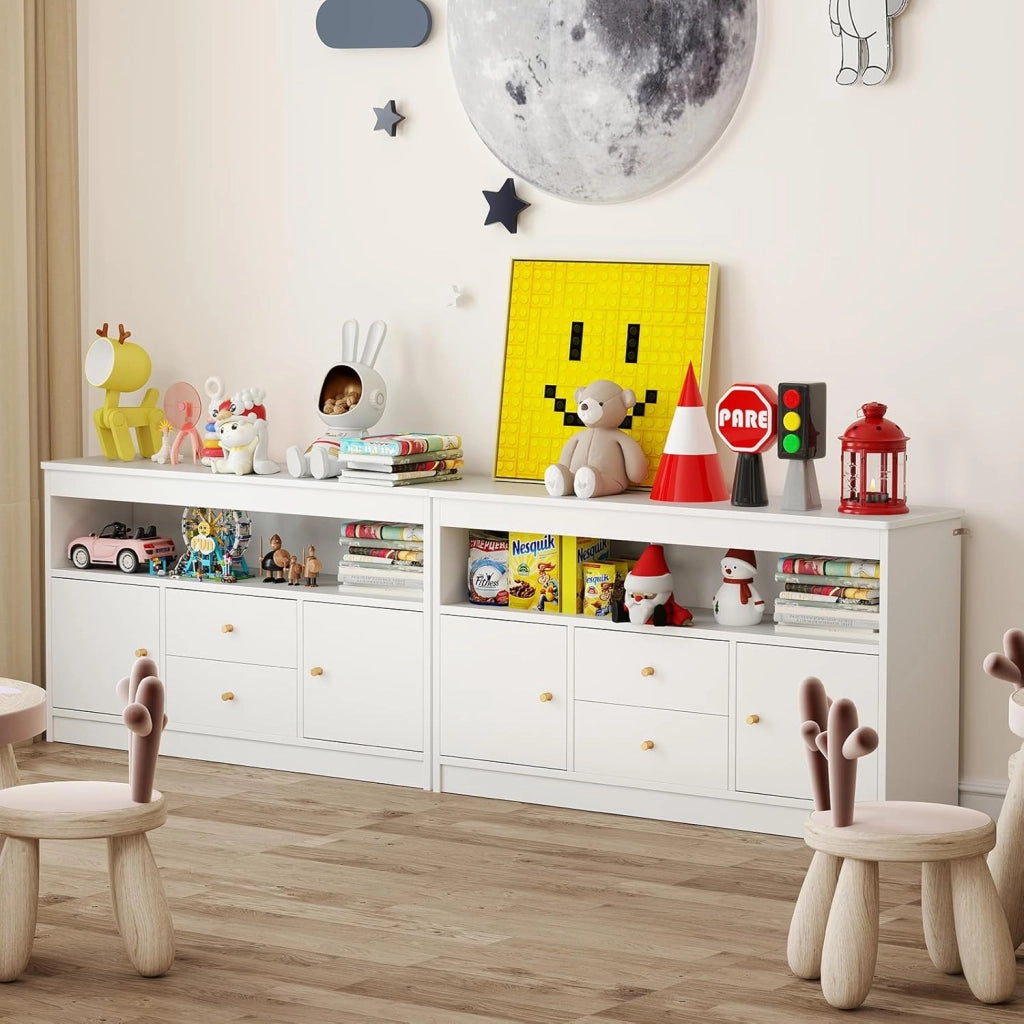 Organizzatore per Giocattoli per Bambini, Scaffale in Legno con Scomparto Aperto 2 Cassetti e 2 Ante, Mobile Multifunzionale per Sala Giochi Camera da Letto Asilo, 106x30x62 cm (Bianco)