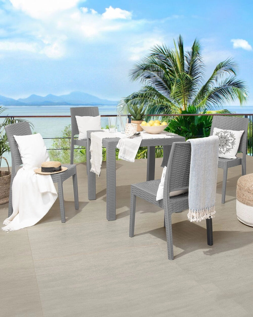 Set di 4 sedie da pranzo da giardino in materiale sintetico grigio chiaro impilabili per esterno minimalista