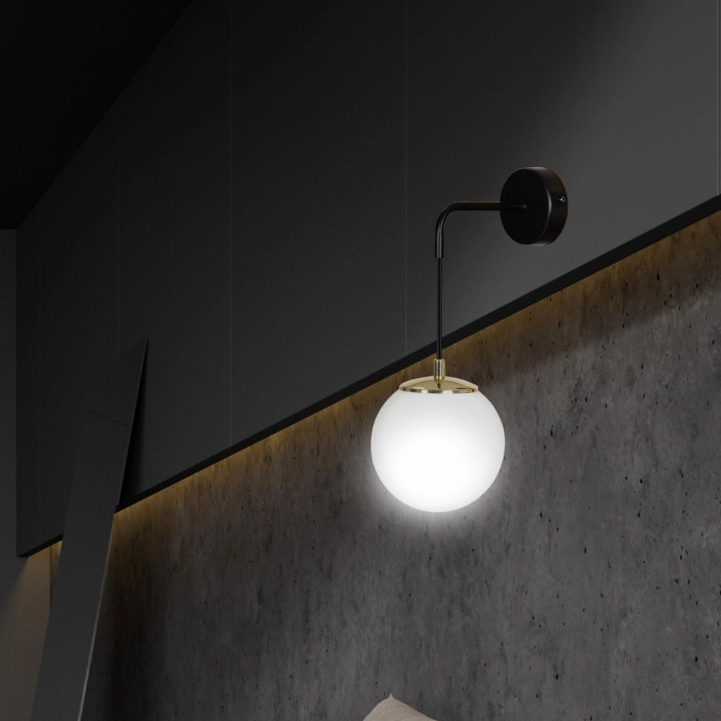 Lampada da parete OGNIS in acciaio nero opaco e vetro