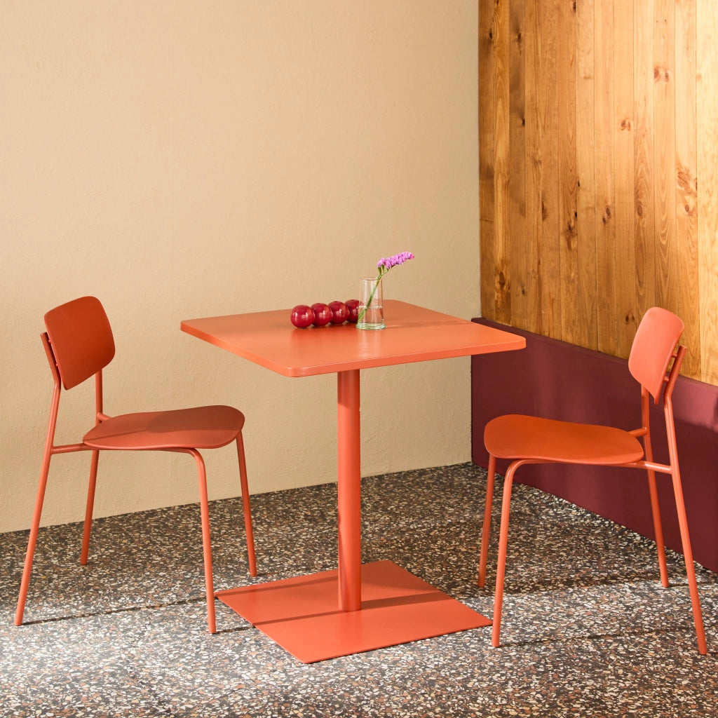 Set tavolo da giardino quadrato in acciaio con 2 sedie, terracotta