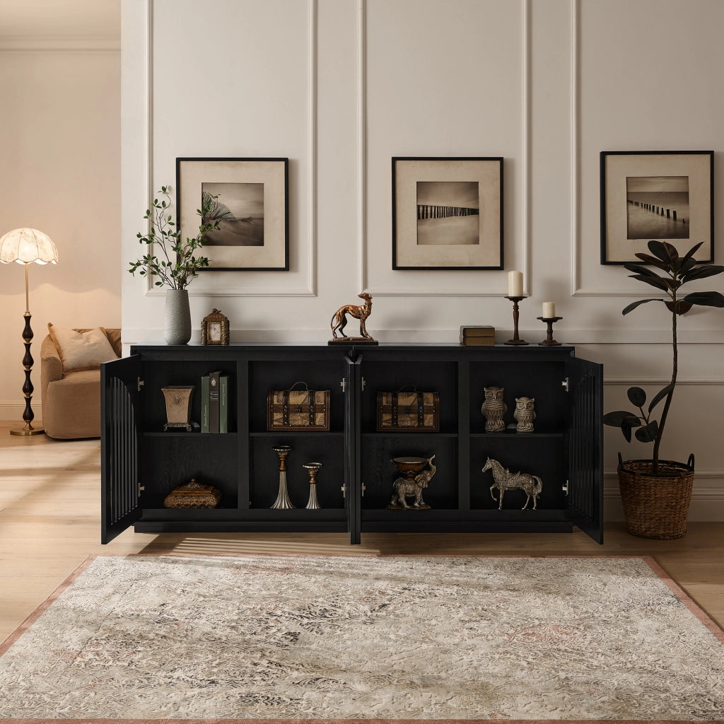Credenza con frontali scanalati e aperture passacavo in legno e MDF nera