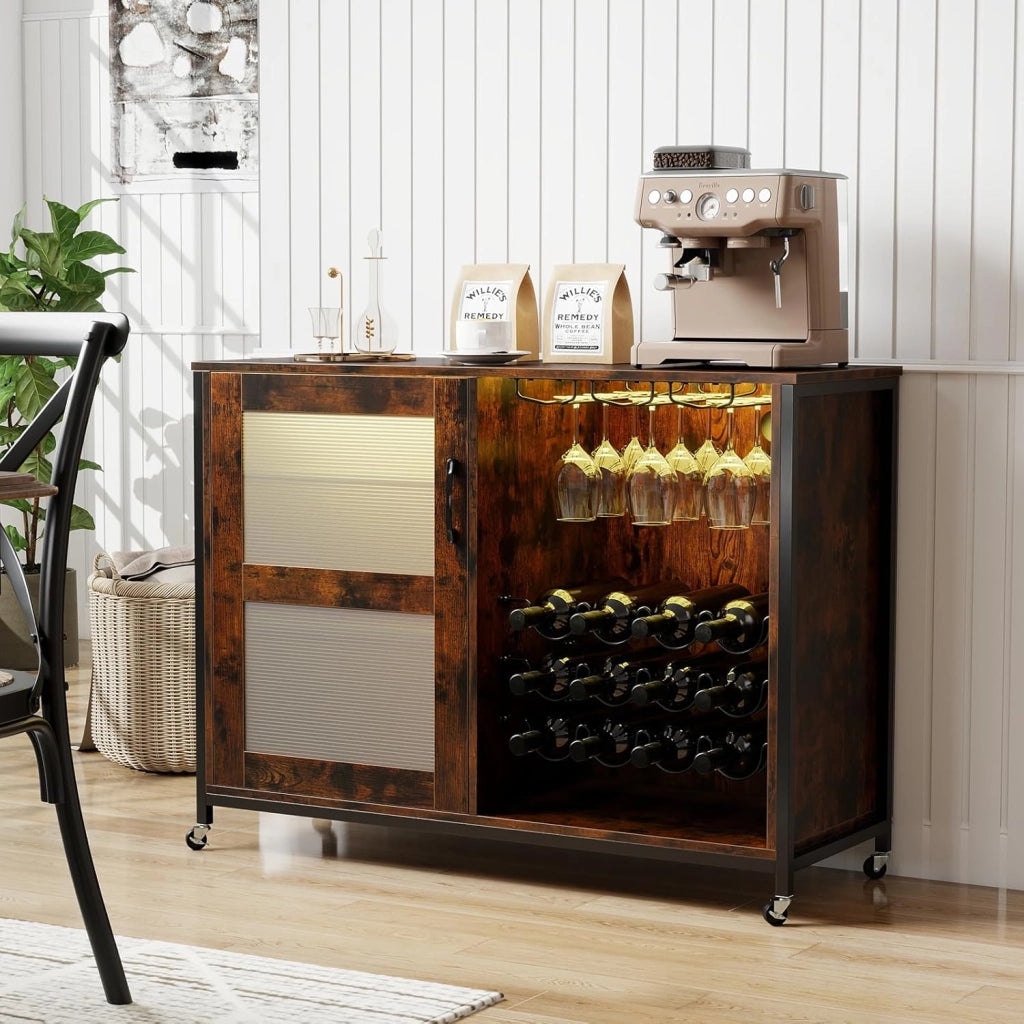 Armadietto per vino con illuminazione, armadio da bar con ruote, armadietto per vino e porta vetro, cucina con ripiani regolabili, credenza industriale