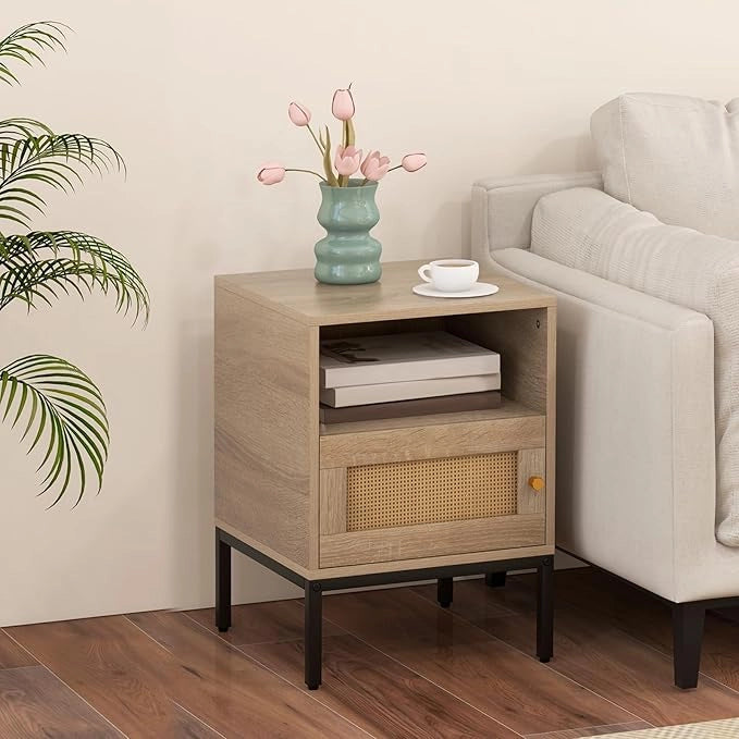 Comodino 40 x 40 x 57cm in Legno e Rattan, Tavolino in Stile Boemia con Ripiano Aperto, Armadietto e Gambe in Metallo, Mobile Moderno per Camera da Letto, Soggiorno e Salotto (2)