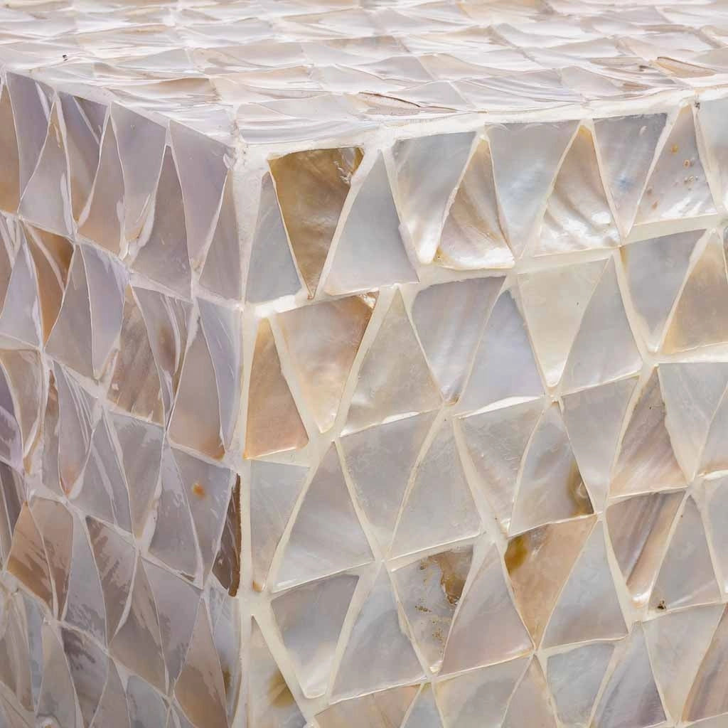 Sgabello in legno e madreperla beige 35x35x45h cm