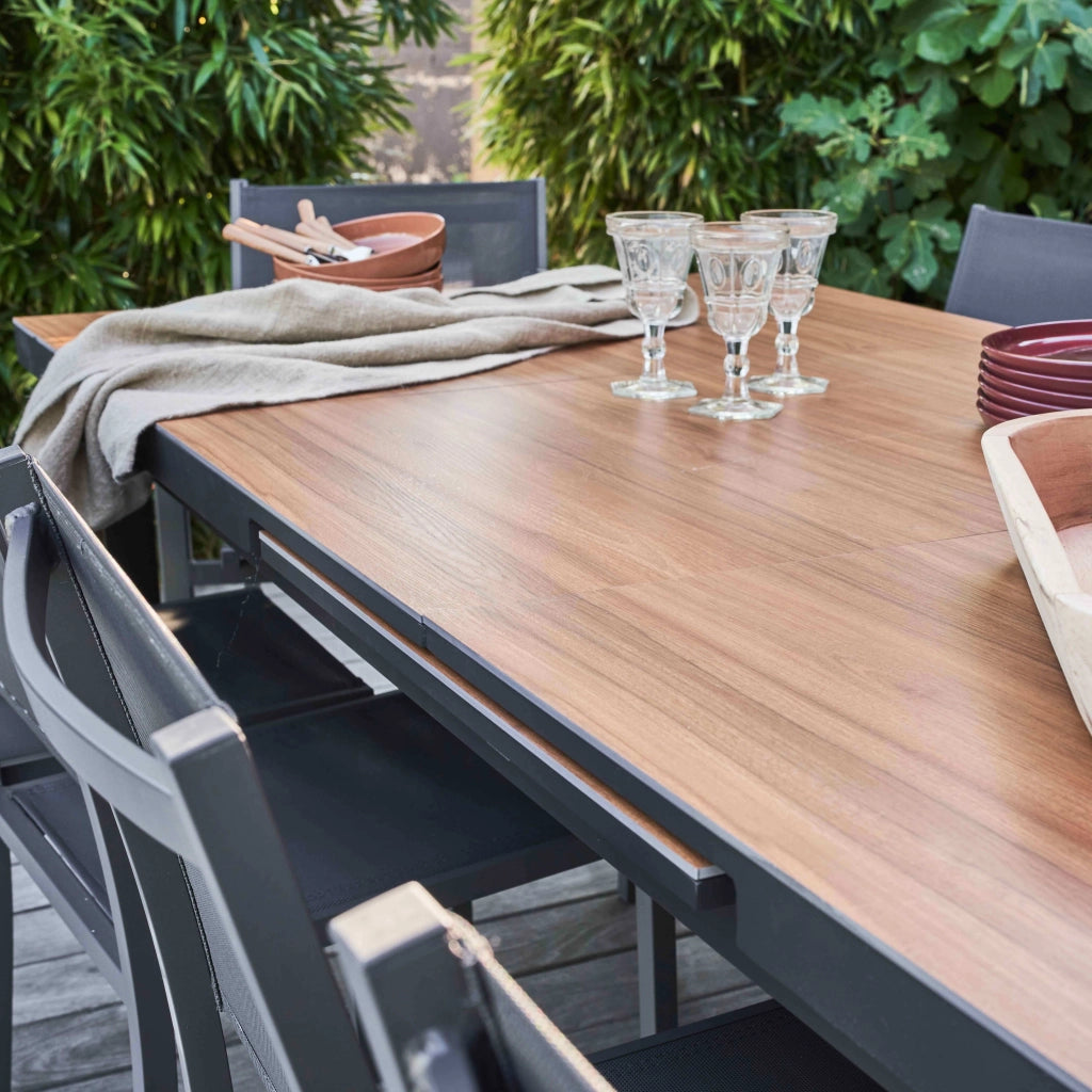 Oviala - Tavolo da giardino rettangolare in legno estensibile