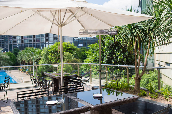 Stufa Elettrica ad Infrarossi a Piantana 2000W con Telecomando per Esterni Argento