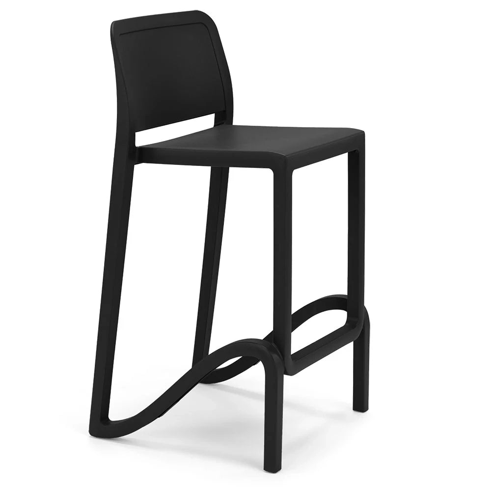 Set 6 sgabelli in polipropilene GIANO altezza seduta 65cm, impilabile, idrorepellente, resistente ai raggi UV, design moderno e innovativo, ideale per la cucina, la veranda o giardino colore Ghisa