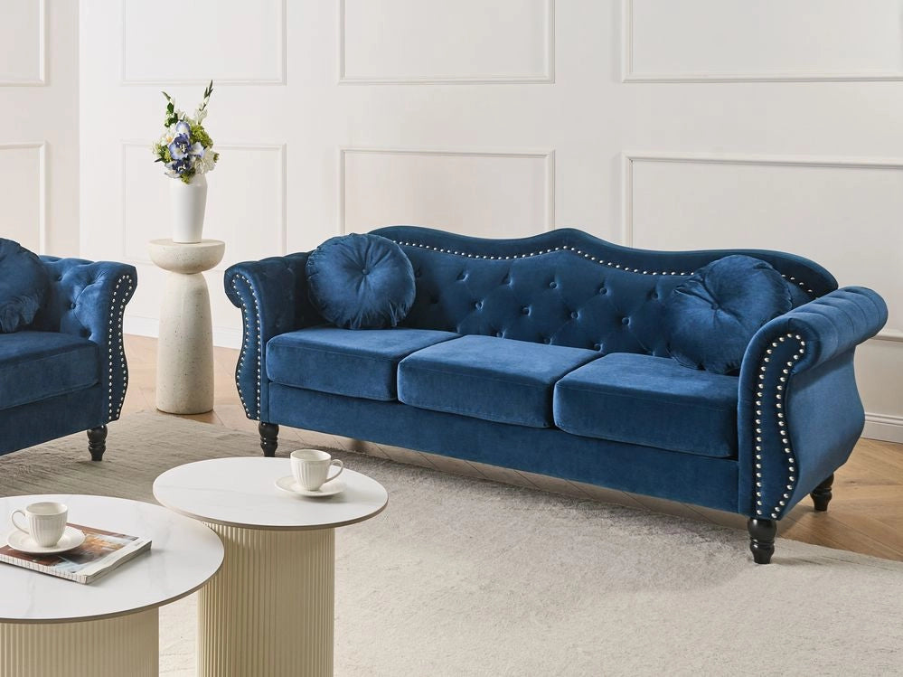 Divano Velluto Blu 3 Posti Testa Chiodo Bottone Cuscini Trapuntati Braccia Arrotolate Glam