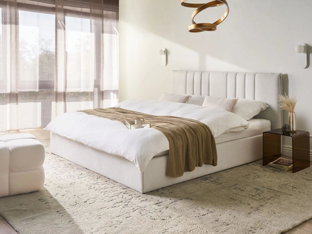 Letto matrimoniale imbottito in tessuto beige chiaro 180 x 200 cm camera da letto