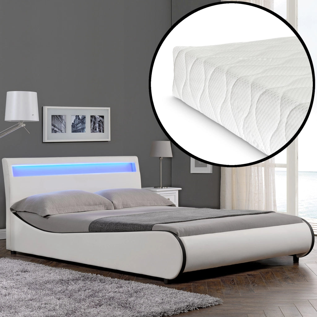 Letto Matrimoniale con Materasso 180x200 cm Testiera Alta con Illuminazione a LED Similpelle Bianco Corium