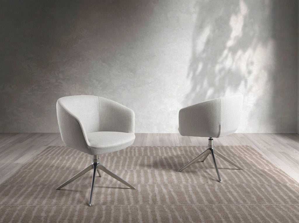 Sedia girevole in tessuto grigio chiaro