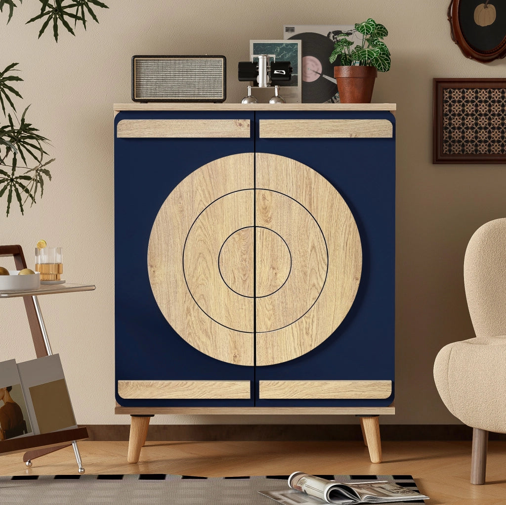 Mobile scarpiera moderno con porte geometriche; 76x37x98;5 cm; in pannelli truciolari blu e naturale