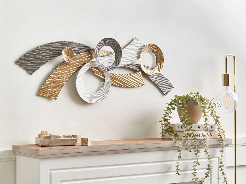 Decorazione murale in metallo oro Arte murale moderna Finitura oro Stile glam Modello d'accento