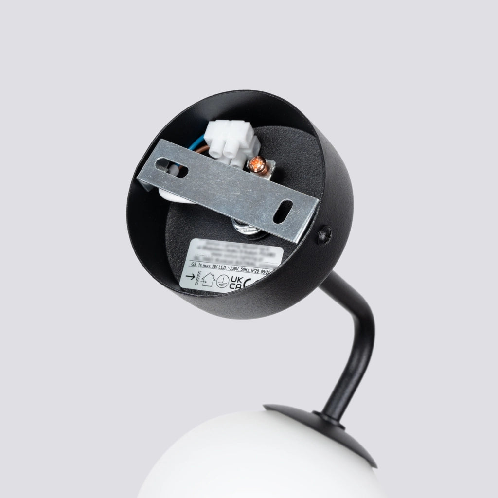 Applique nera metallo vetro sfera bianca G9 KOSMOS