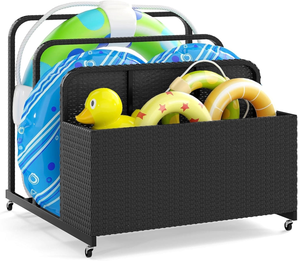 Carrello Archiviazione per Piscina in Rattan PE, Contenitore Esterno Impermeabile con 2 Portasciugamani e 4 Ruote, Portacoperte Giardino per Boe, Salvagenti, Cuscini e Asciugamani (Marrone)