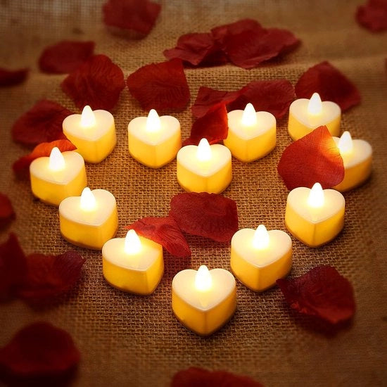 12 candele LED a forma di cuore - candele LED con tema amore - San Valentino, matrimonio, decorazione da tavola e decorazione per feste (luce gialla) (foglie di fiore non incluse)